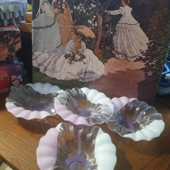 Murano 4 Opalescent Glass Dish 🍎🍒🍓🫐Scalloped Edge  Vintage,Nice Gift. - Picture 13 of 15